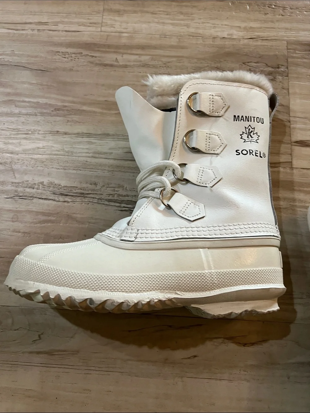 Vintage Sorel Manitou Women's Winter Boots in Off-White with Faux Fur Cuff